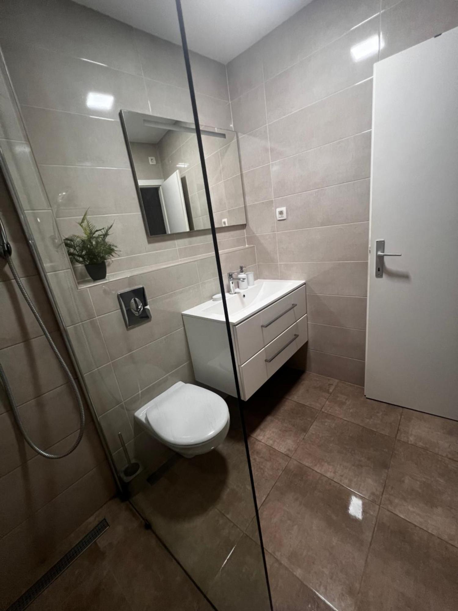 Apartmani Cvitanovic Baška Voda エクステリア 写真