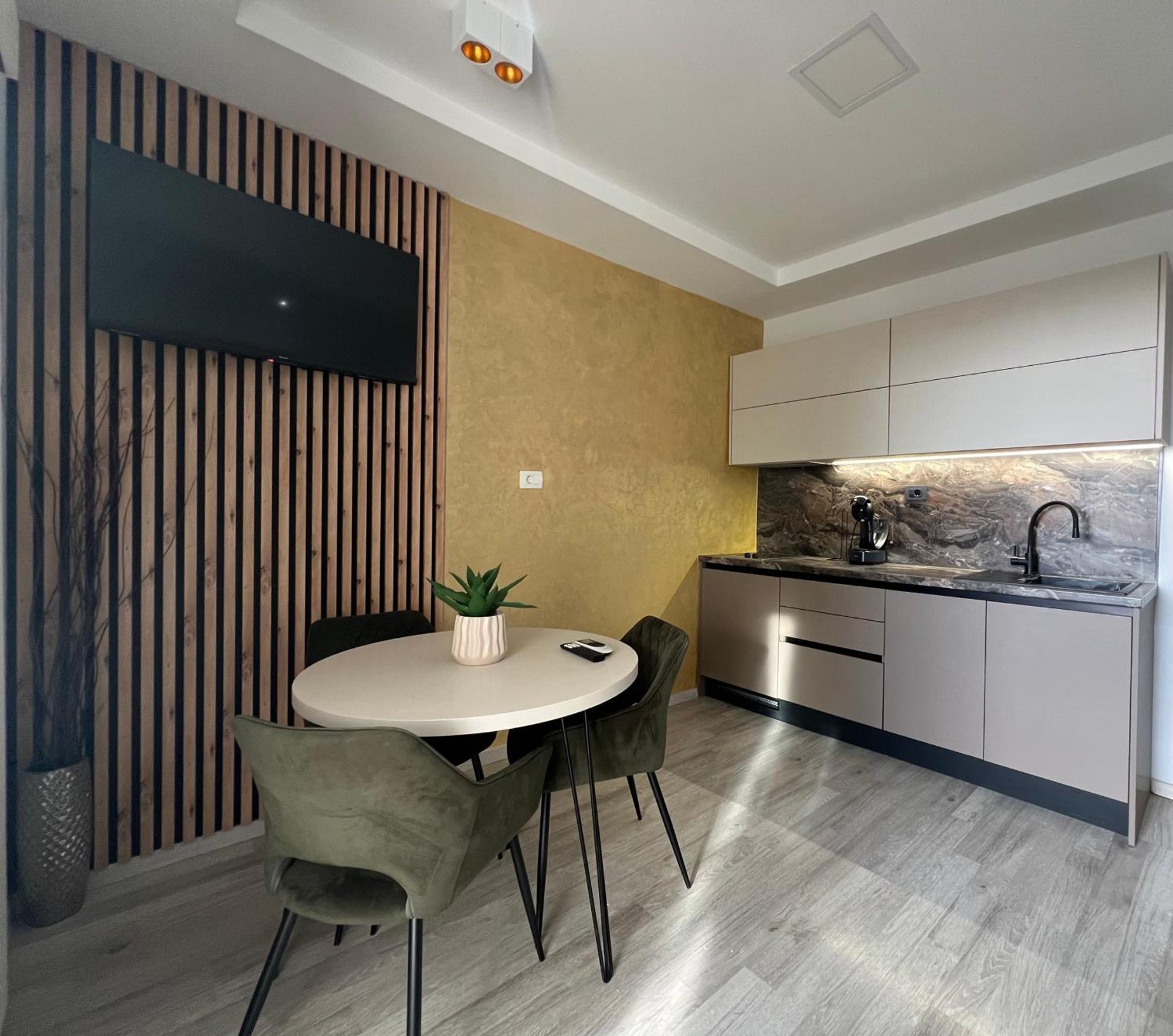 Apartmani Cvitanovic Baška Voda エクステリア 写真
