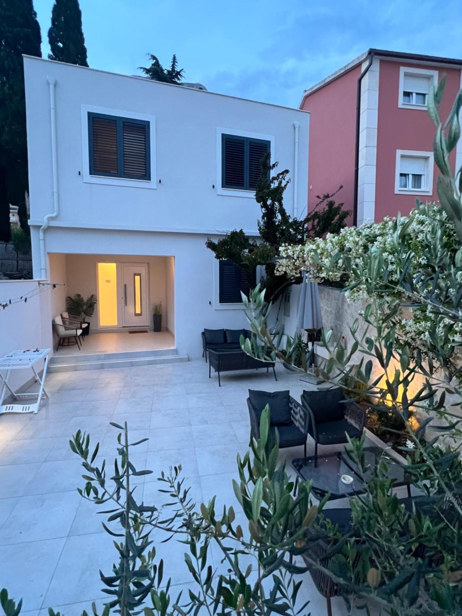 Apartmani Cvitanovic Baška Voda エクステリア 写真